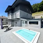 Alisha Mountain View Apartman *